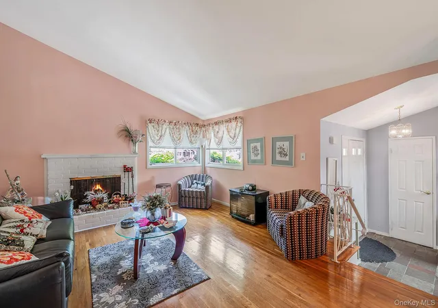 4th image of 3 Cedar Crest Dr, Dix Hills, NY 11746 | MLS# 1011181