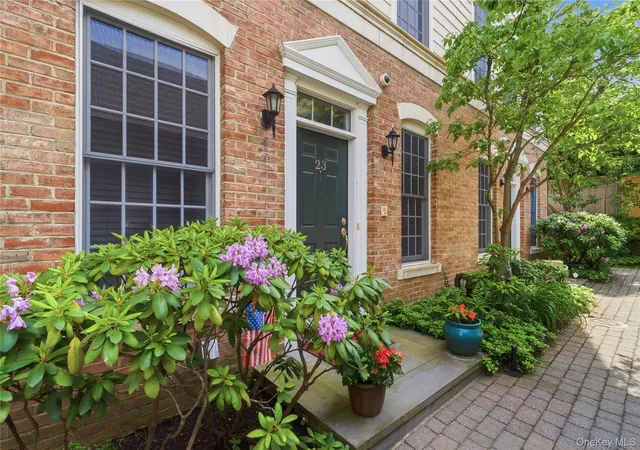 3rd image of 23 Mariners Walk, Oyster Bay, NY 11771 | MLS# 1011203