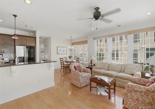 4th image of 23 Mariners Walk, Oyster Bay, NY 11771 | MLS# 1011203