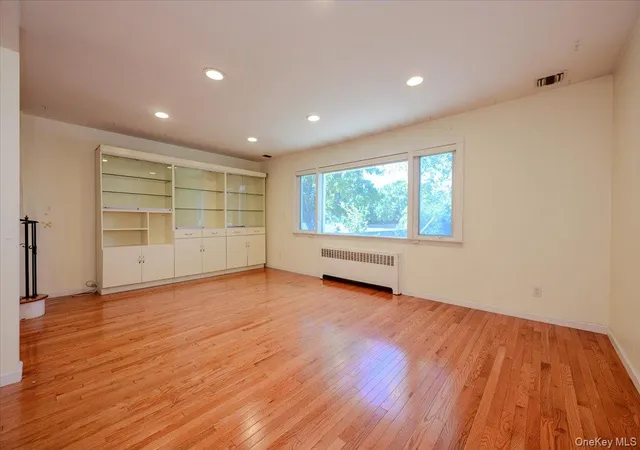 2nd image of 567 Oxford Rd, Cedarhurst, NY 11516 | MLS# 1011209