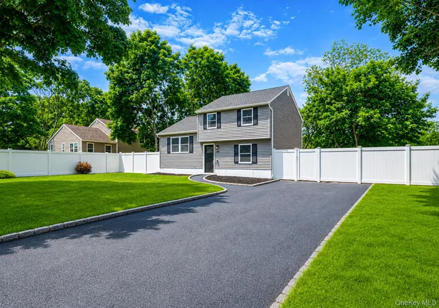 Photo 3 of Sale Pending at 610 Americus Ave, Brookhaven, NY 11772 | MLS# 1011214 | Listing updated on 2026-09-16
