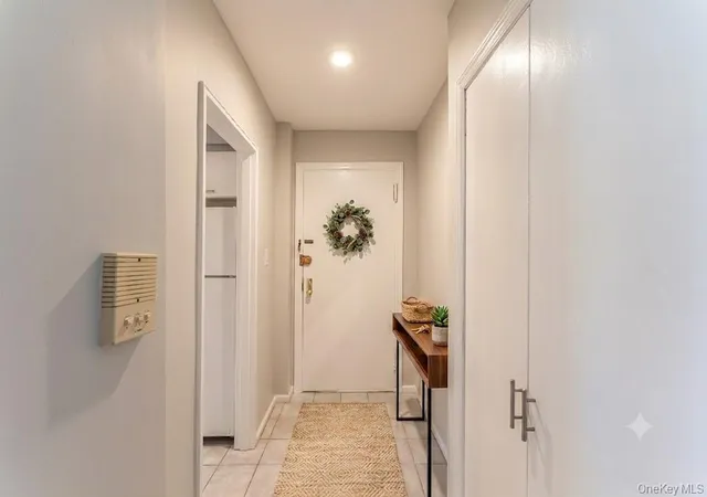2nd image of 61 Maine Ave #D14, Hempstead, NY 11570 | MLS# 1011231