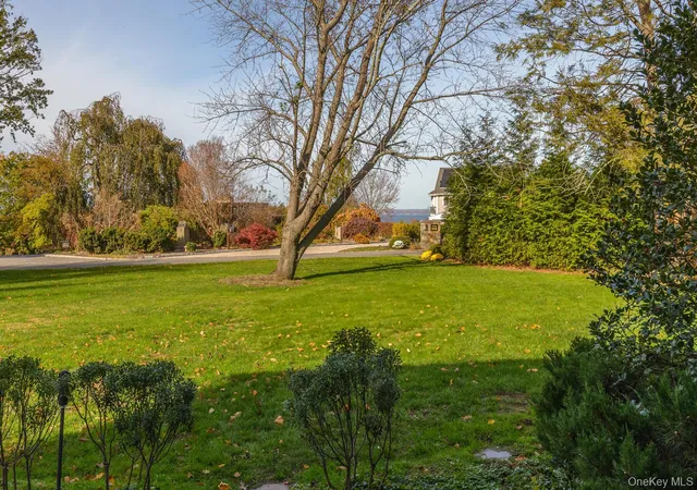 24th image of 4 September Ln, Glen Cove, NY 11542 | MLS# 1011253