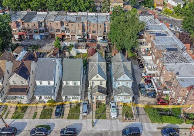 2nd image of 11132 173rd St, New York, NY 11433 | MLS# 1011262