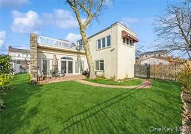 2nd image of 465 W Market St, Long Beach, NY 11561 | MLS# 1011280