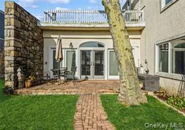3rd image of 465 W Market St, Long Beach, NY 11561 | MLS# 1011280