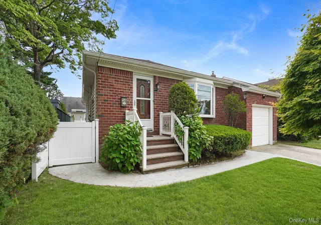 2nd image of 54 E Maujer St, Valley Stream, NY 11580 | MLS# 1011285