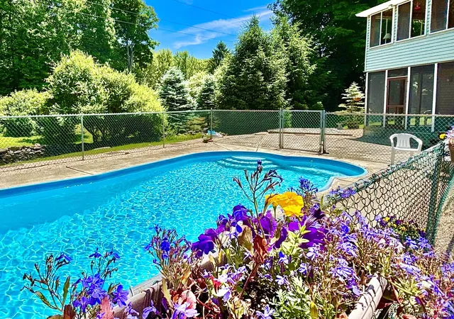 2nd image of 6 Kipsbergen Dr, Rhinebeck, NY 12572 | MLS# 1011291