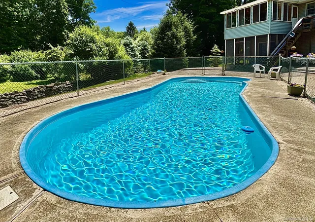 3rd image of 6 Kipsbergen Dr, Rhinebeck, NY 12572 | MLS# 1011291
