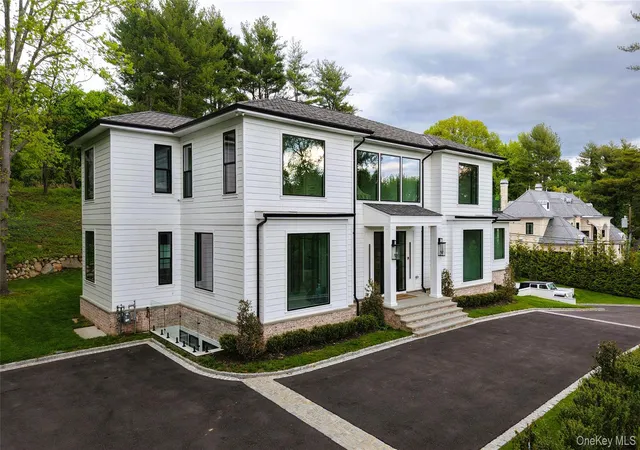 Homes for sale in Oyster Bay, NY | 28 Rolling Hill, Oyster Bay, NY 11568 | MLS# 1011293