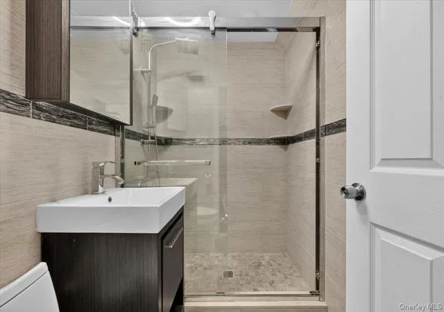 Listing Photo 5 - Condo for sale in building located at 72-41 52nd Ave, New York, NY 11378