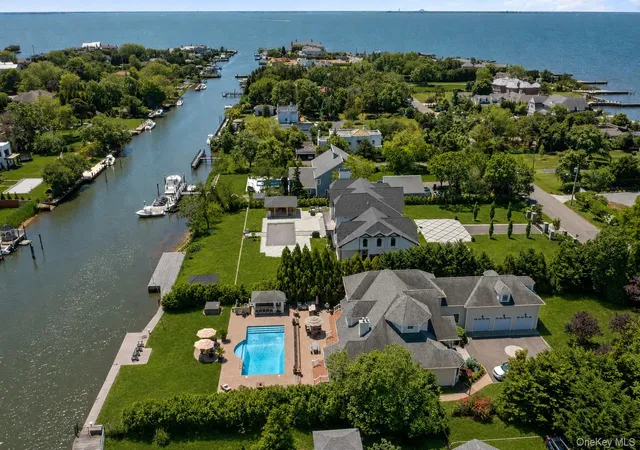 3rd image of 65 W Bayberry Rd, Islip, NY 11751 | MLS# 1011344