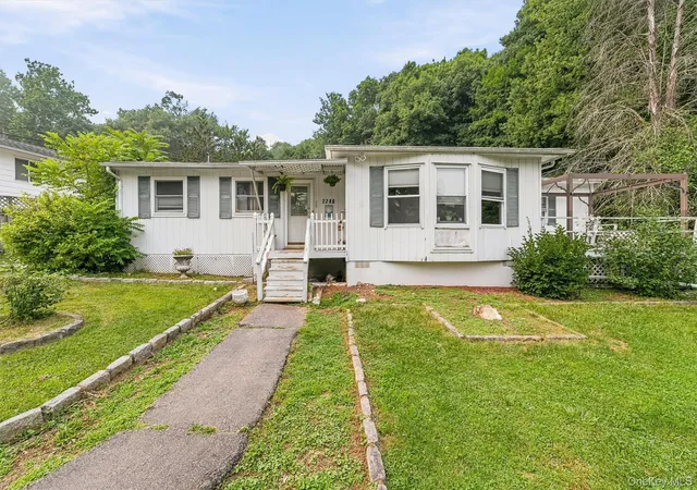 Photo 1 of Sale Pending at 2296 Crompond Rd, Cortlandt, NY 10567 | MLS# 1011354 | Listing updated on 2026-08-21