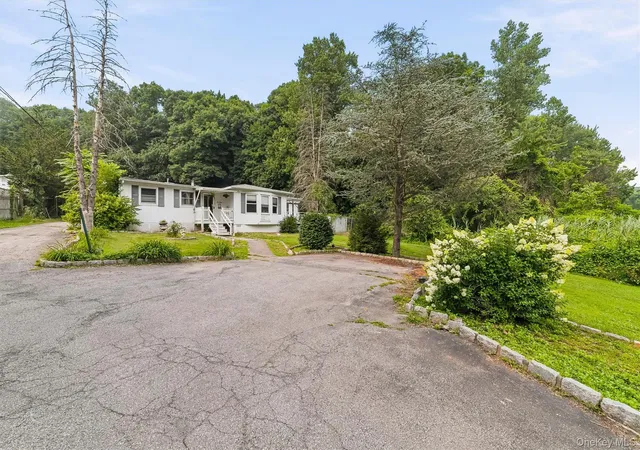 Photo 4 of Sale Pending at 2296 Crompond Rd, Cortlandt, NY 10567 | MLS# 1011354 | Listing updated on 2026-08-21