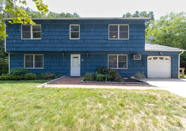 Photo 1 of Single family home for sale at 8 Long Meadow Pl, South Setauket, NY 11720 | MLS# 1011362 | Listing updated on 2026-09-05