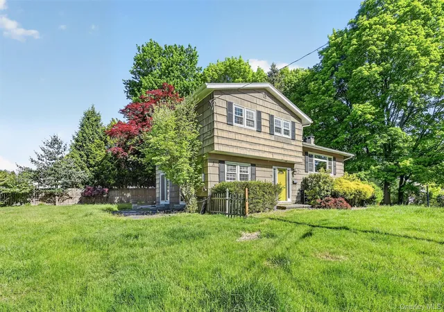 Photo 4 of Single family home for sale at 40 Washington St, Cornwall On Hudson, NY 12520 | MLS# 1011364 | Listing updated on 2026-08-22