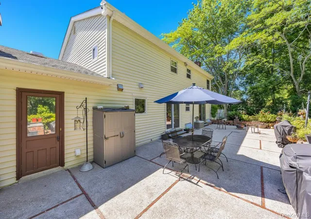 4th image of 83 Strathmore Village Dr, South Setauket, NY 11720 | MLS# 1011370