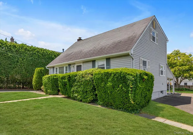 1st image of 3 Avenue B, Oyster Bay, NY 11560 | MLS# 1011391
