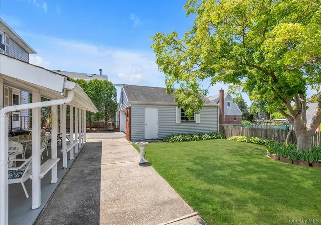 23rd image of 3 Avenue B, Oyster Bay, NY 11560 | MLS# 1011391