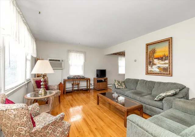 5th image of 3 Avenue B, Oyster Bay, NY 11560 | MLS# 1011391