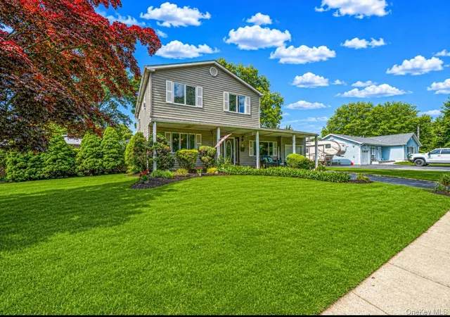 1st image of 7 Resiak Ct, Holbrook, NY 11741 | MLS# 1011396