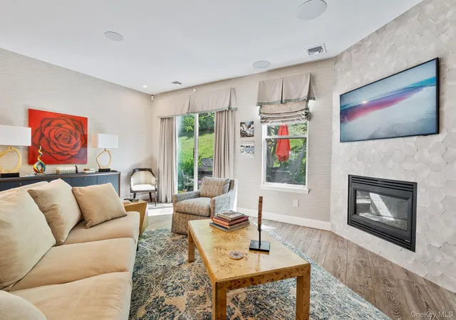 3rd image of 213 Windward Ct N, Port Jefferson, NY 11777 | MLS# 1011414