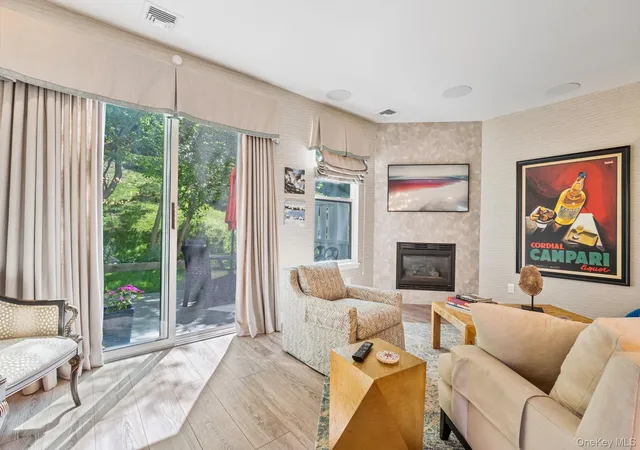 4th image of 213 Windward Ct N, Port Jefferson, NY 11777 | MLS# 1011414