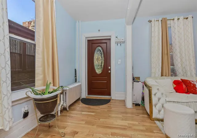 Listing Photo 4 - Condo for sale in building located at 1955 Andrews Ave, New York, NY 10453