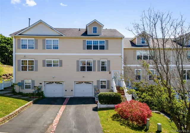 Photo 2 of Sale Pending at 21 Evan Ct, Middletown, NY 10940 | MLS# 1011457 | Listing updated on 2026-09-02