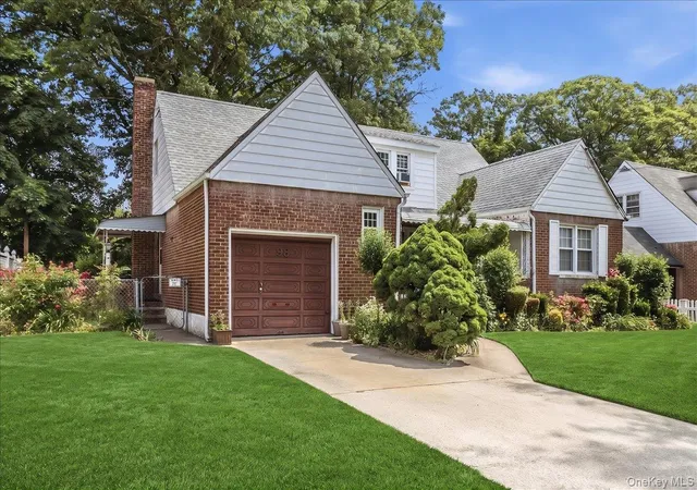 Photo 2 of Sale Pending at 98 Arkansas Dr, Valley Stream, NY 11580 | MLS# 1011458 | Listing updated on 2026-06-24
