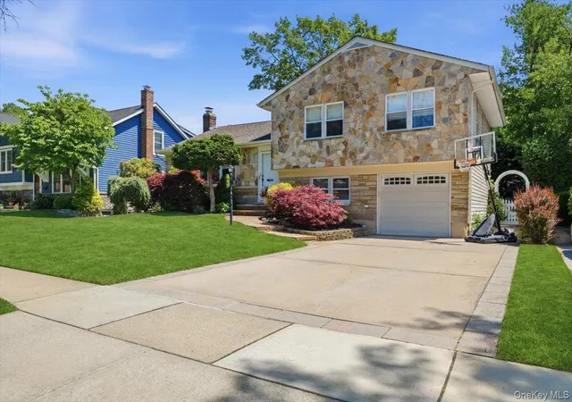 2nd image of 33 Pell Ter, Garden City, NY 11530 | MLS# 1011468