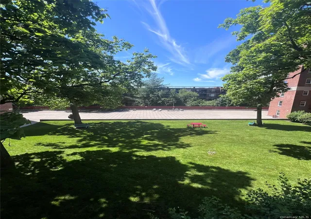 2nd image of 280 Collins Ave, Mount Vernon, NY 10552