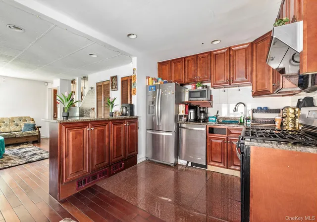 5th image of 6722 211Th St, Oakland Gardens, NY 11364 | MLS# 1011475