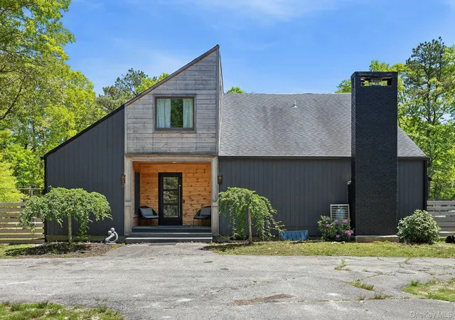 Homes for sale in Southampton, NY | 12 North Quarter Rd, Southampton, NY 11977 | MLS# 1011511