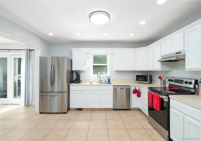 Photo 2 of Single family home for sale at 22 Elm Rd, Lake Peekskill, NY 10537 | MLS# 1011525 | Listing updated on 2026-07-10