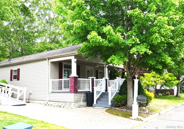 2nd image of 1661 Old Country Road #516, Riverhead, NY 11901 | MLS# 1011541