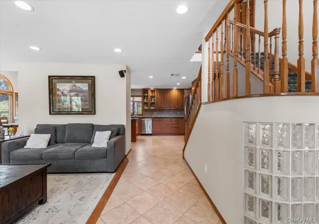 3rd image of 37 Sylvia Rd, Oyster Bay, NY 11803 | MLS# 1011546
