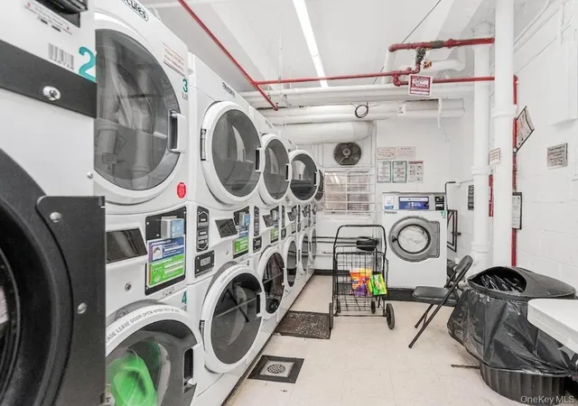 2nd image of 525 W 236Th St, Bronx, NY 10463