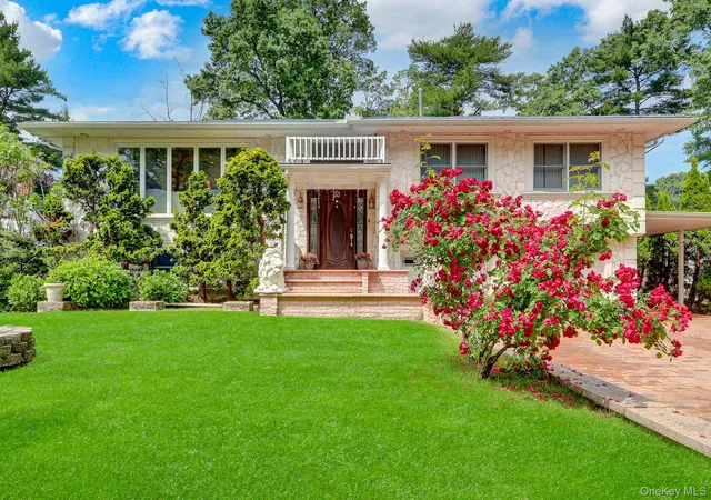 Photo 1 of Single family home for sale at 33 Country Village Ln, North Hempstead, NY 11040 | MLS# 1011573 | Listing updated on 2026-08-16