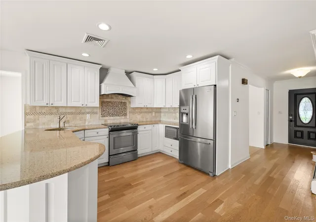 4th image of 154 Sunset Dr, Sayville, NY 11782 | MLS# 1011580