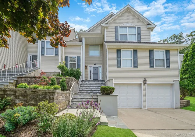 2nd image of 21 Vantage Ct, Port Jefferson, NY 11777 | MLS# 1011588