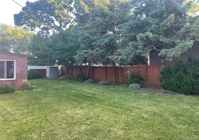 20th image of 25 Reed Ln, North Hempstead, NY 11590 | MLS# 1011593