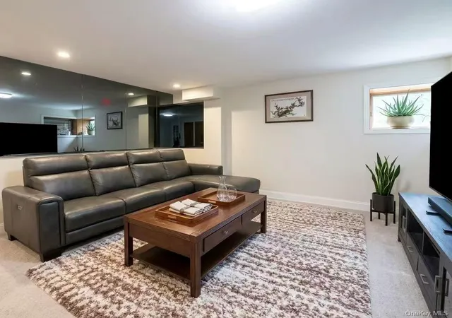 2nd image of 25 Reed Ln, North Hempstead, NY 11590 | MLS# 1011593
