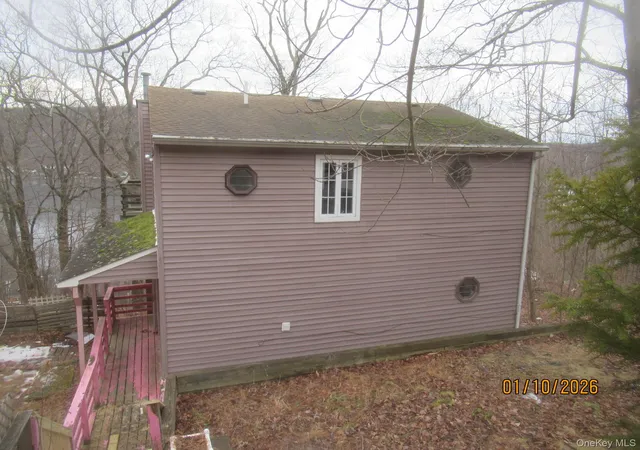 Homes for sale in Greenwood Lake, NY | 70 Deer Trl N, Greenwood Lake, NY 10925 | MLS# 1011595