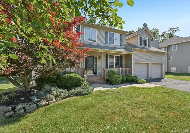 2nd image of 110 Winding Brook Ct, Cornwall, NY 12553 | MLS# 1011610