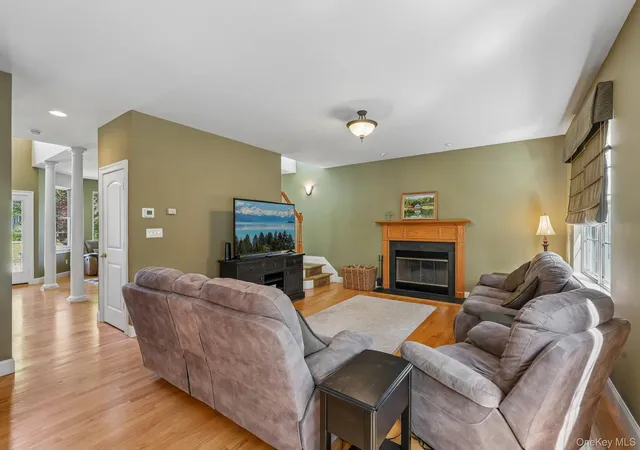 4th image of 110 Winding Brook Ct, Cornwall, NY 12553 | MLS# 1011610