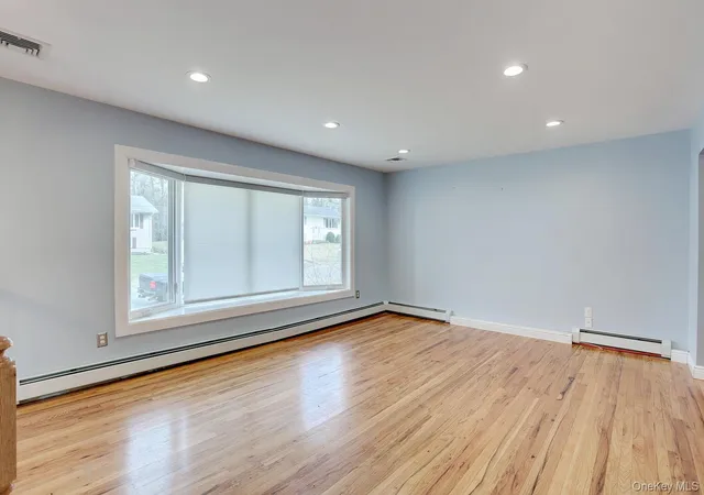 Photo 4 of Single family home for sale at 6 Hemlock Ln, Thiells, NY 10984 | MLS# 1011617 | Listing updated on 2026-07-15