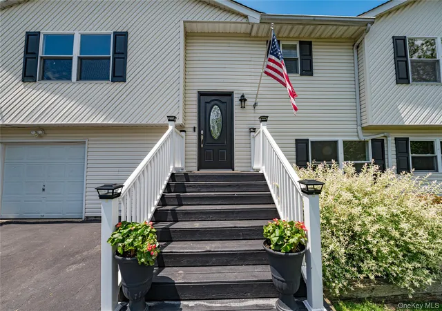 4th image of 25 W Shore Dr, Patchogue, NY 11772 | MLS# 1011620