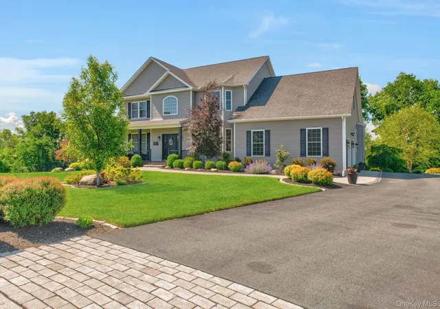 Photo 3 of Sale Pending at 27 Wild Turkey Ln, New Windsor, NY 12575 | MLS# 1011637 | Listing updated on 2026-09-17