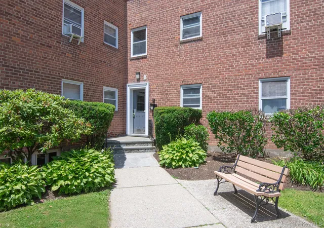 Homes for sale in Greenburgh, NY | 330 S Broadway, Greenburgh, NY 10591 | Houzeo
